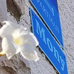 Mony Apartment *