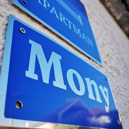 דירה Mony