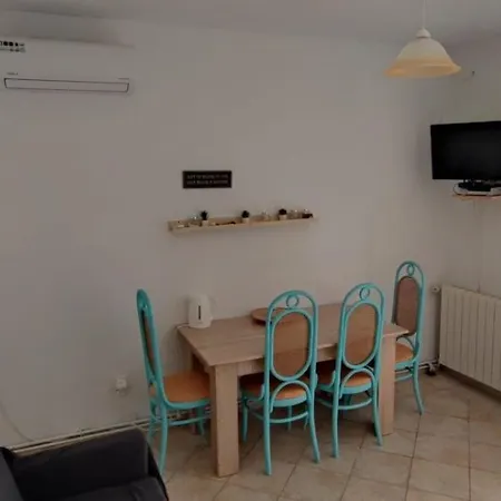 Apartment Mony