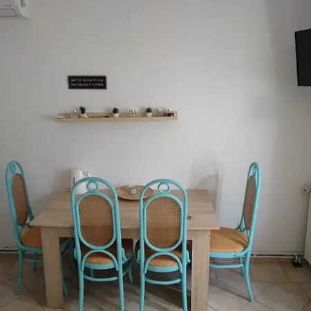 Mony Apartment *