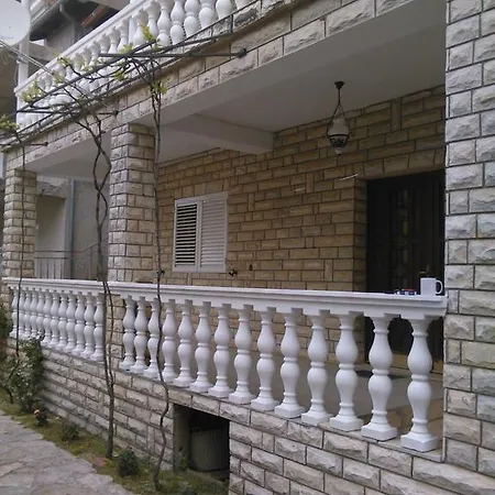 Mony Apartment *