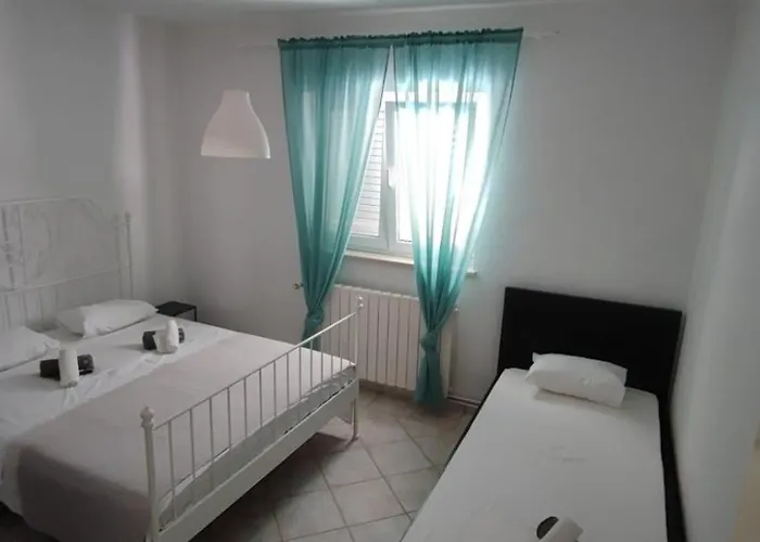 דירה Mony זאדאר